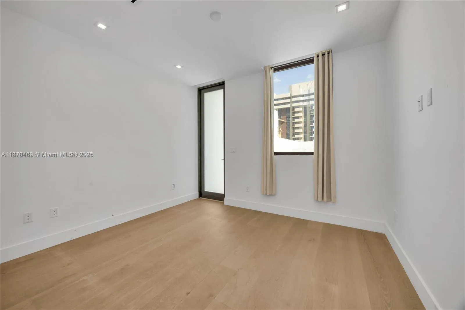 Coral Gables, Florida 33134, United States, 6 Bedrooms Bedrooms, ,6 BathroomsBathrooms,Residential,Active,202075