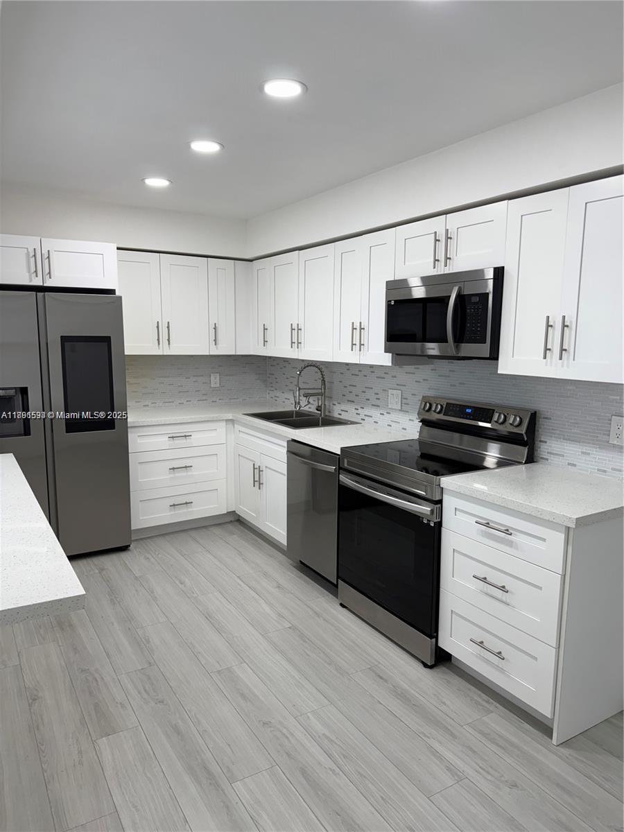 NO 92 PALM-AIRE COUNTRY C - Residential Lease