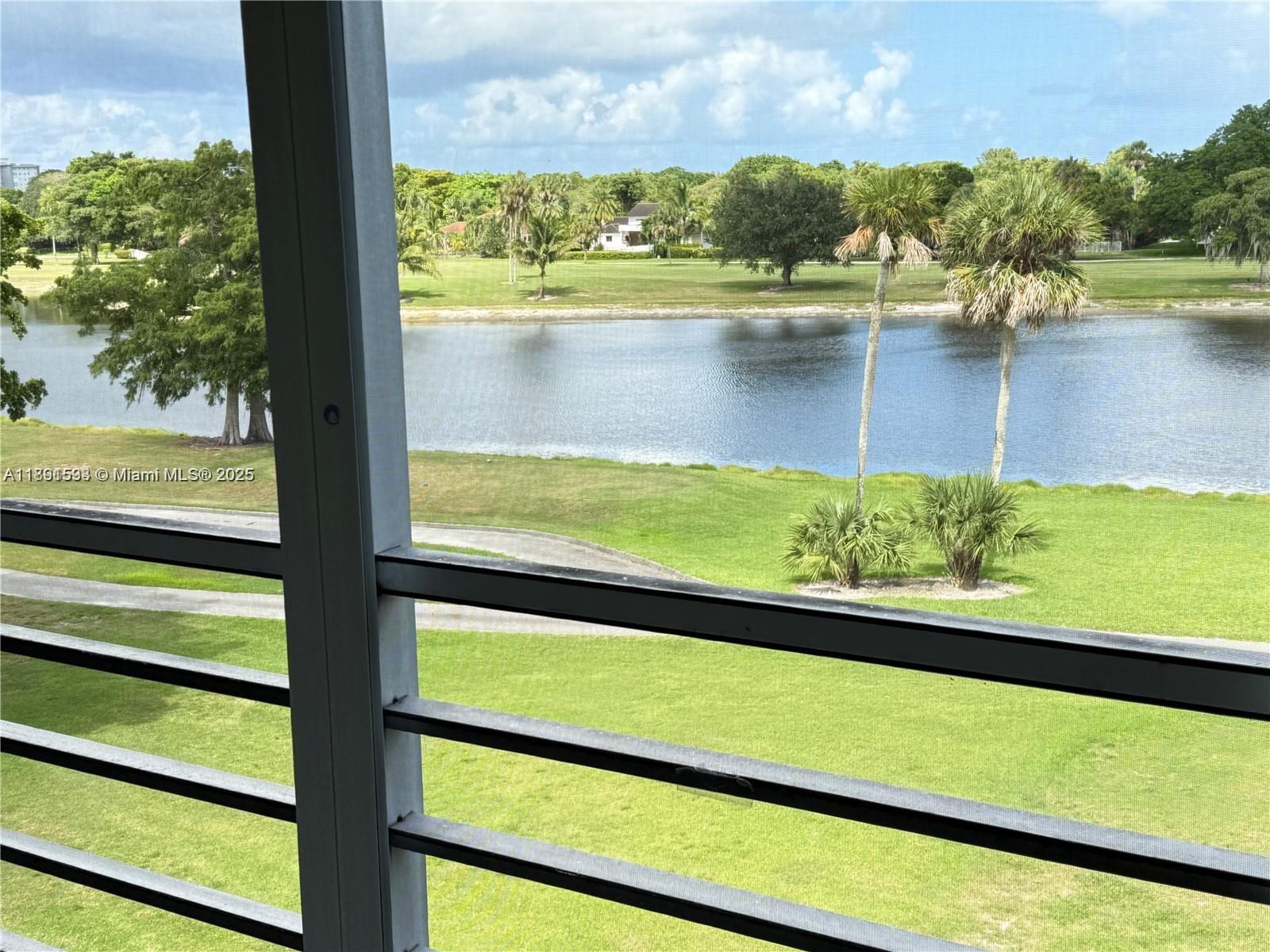 NO 92 PALM-AIRE COUNTRY C - Residential Lease