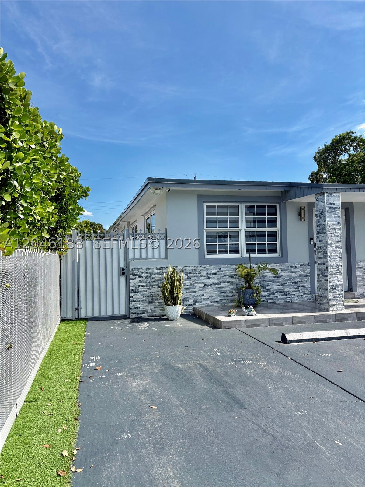 734 E 39th St, Hialeah FL 33013