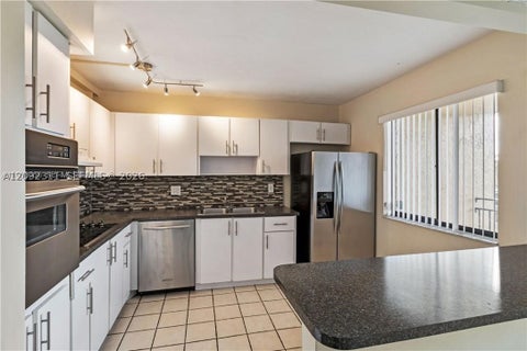 Photo of 321 Lakeview Dr #204, Weston, FL 33326 (MLS # A12092311)