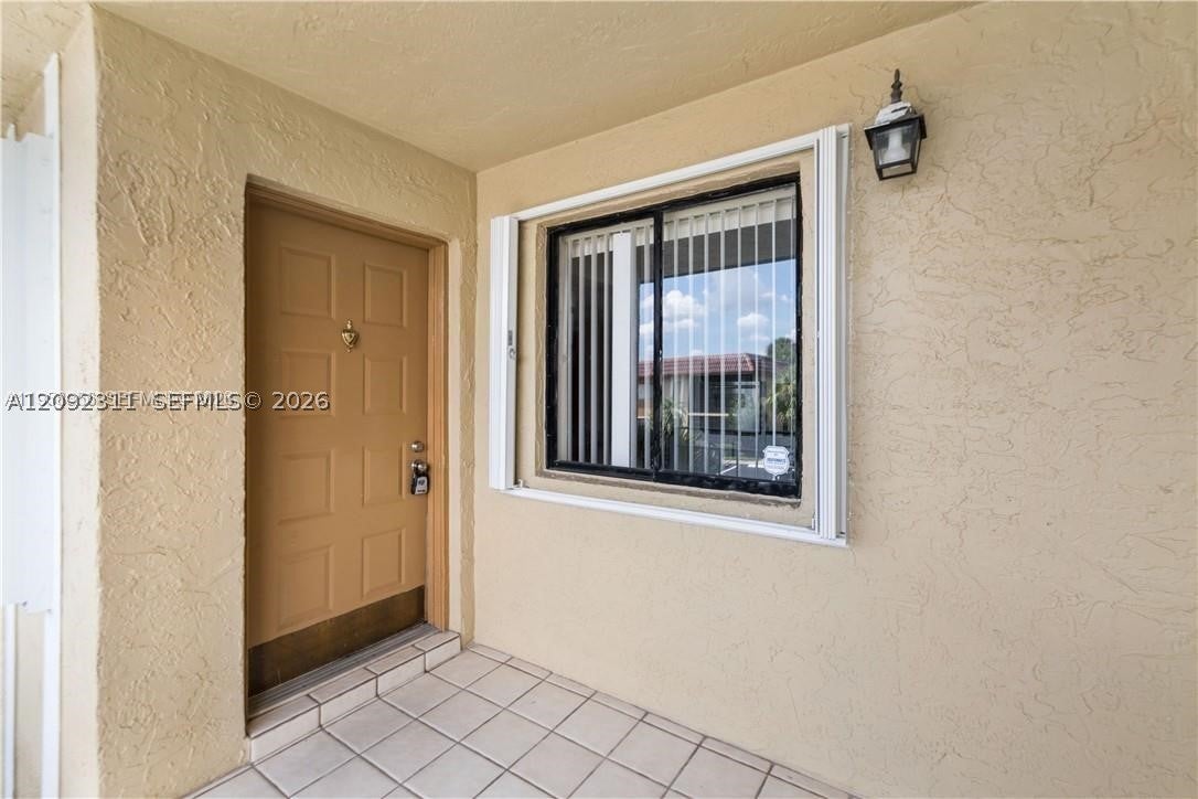 321 Lakeview Dr 204