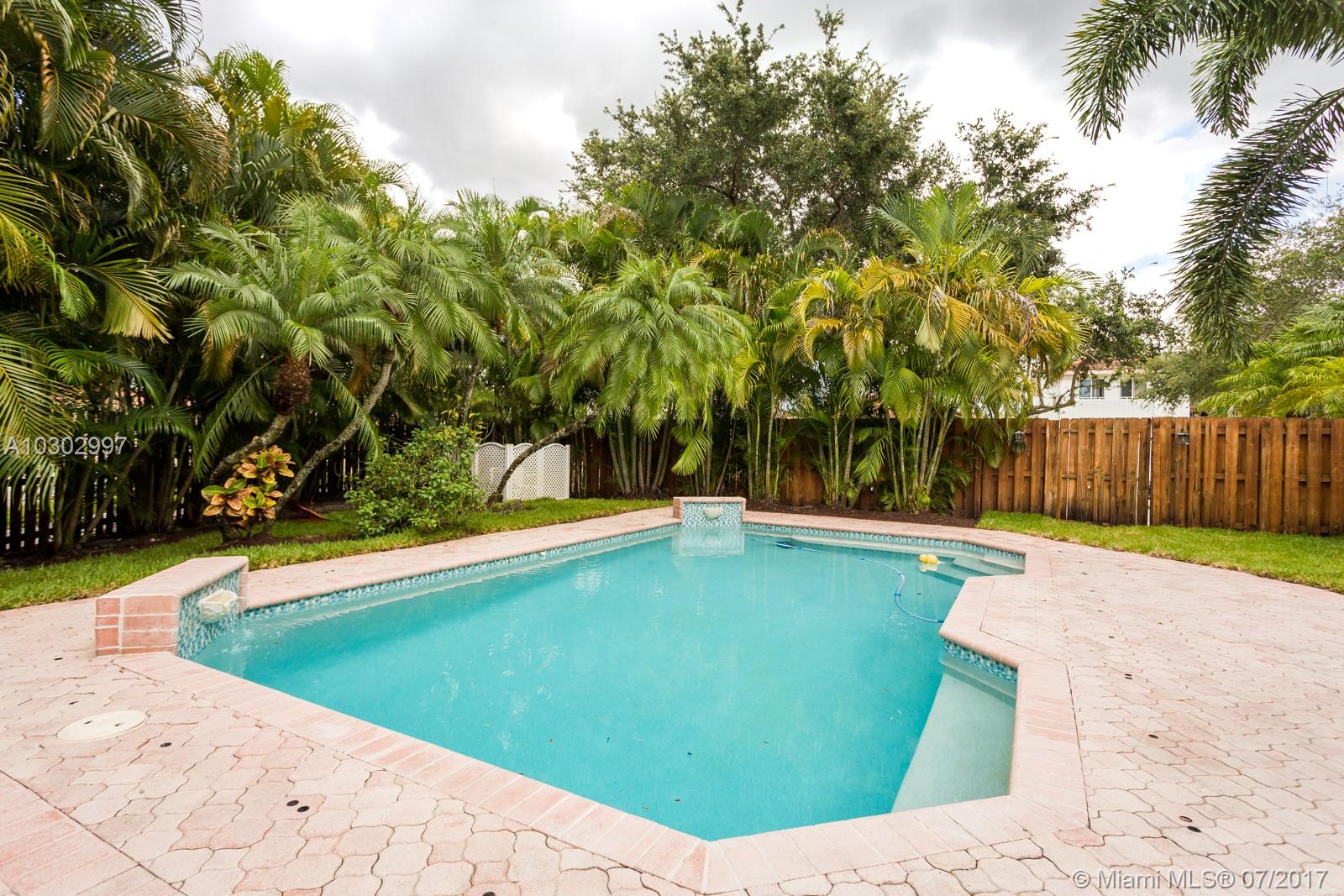 GROVE COMML CTR AT DAVIE - Residential