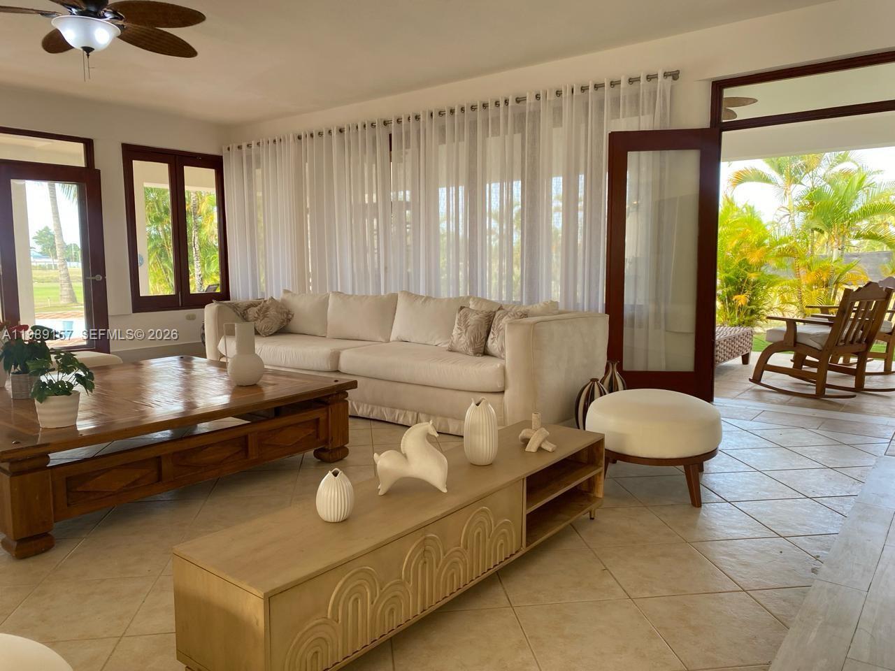 La Cañada Townhomes - Residential