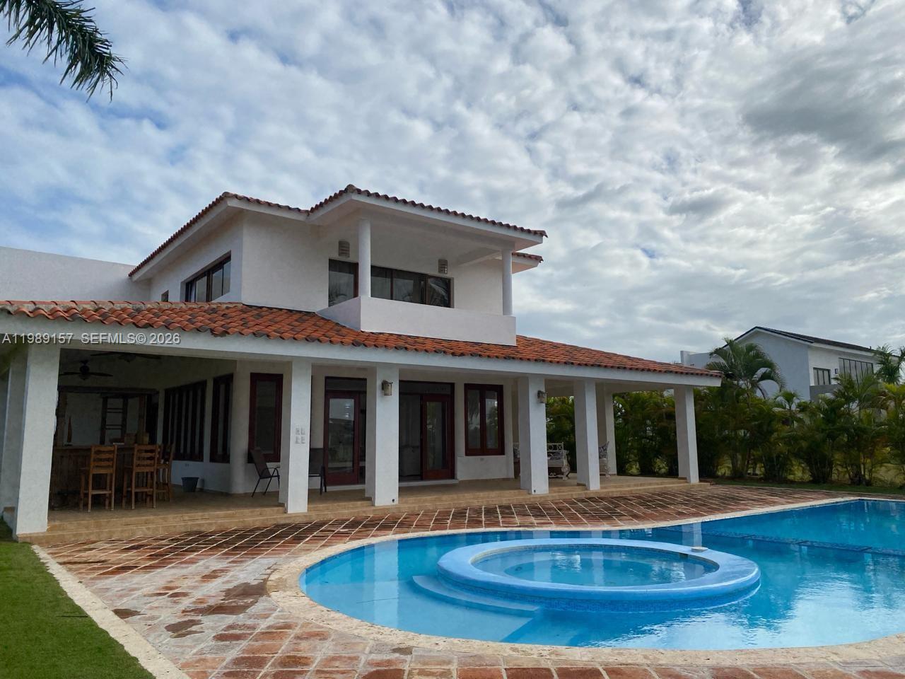 La Cañada Townhomes - Residential