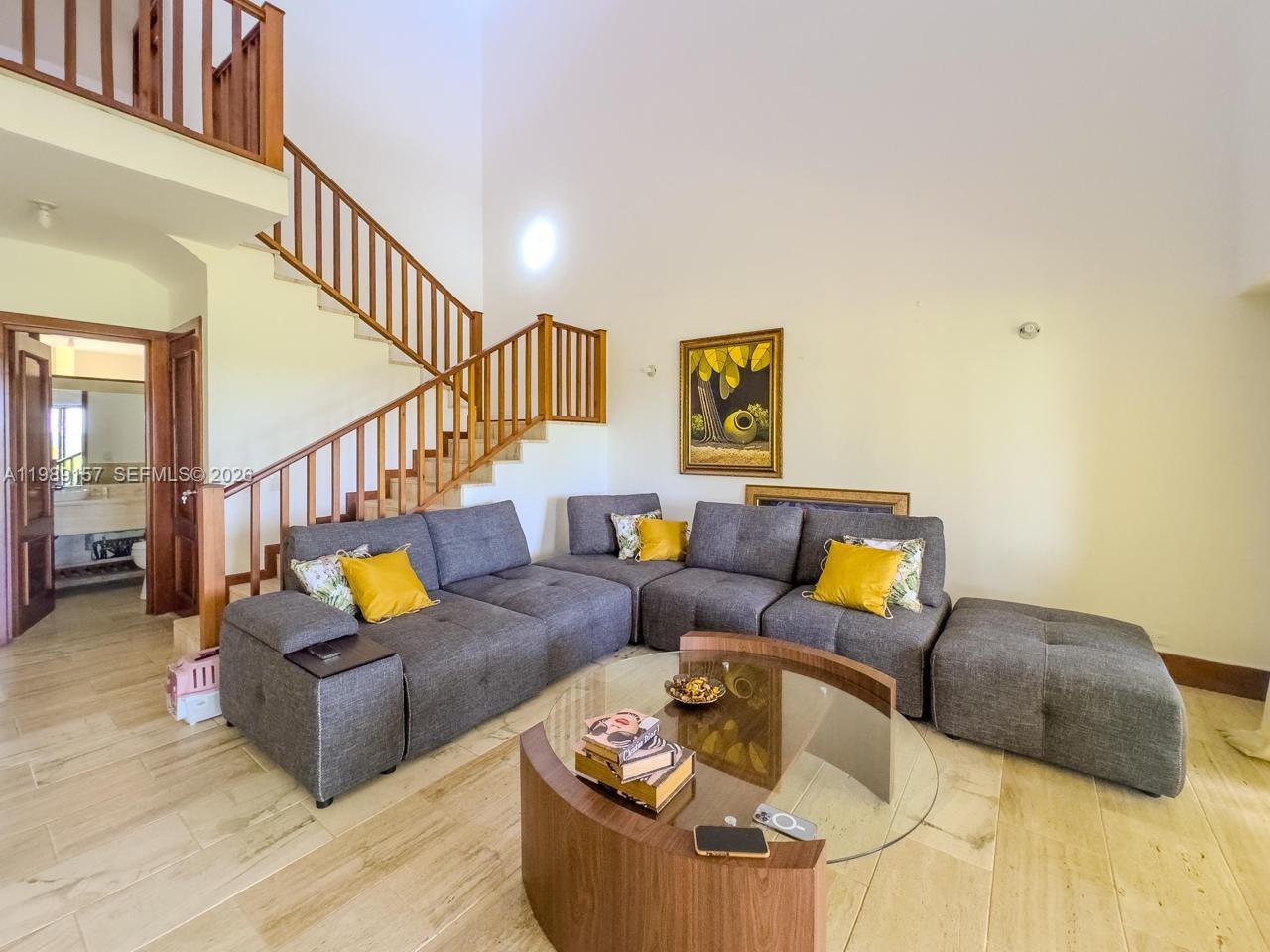 La Cañada Townhomes - Residential