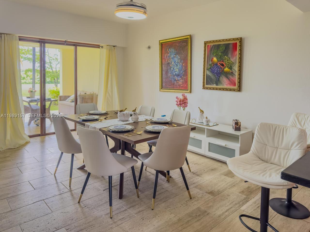 La Cañada Townhomes - Residential