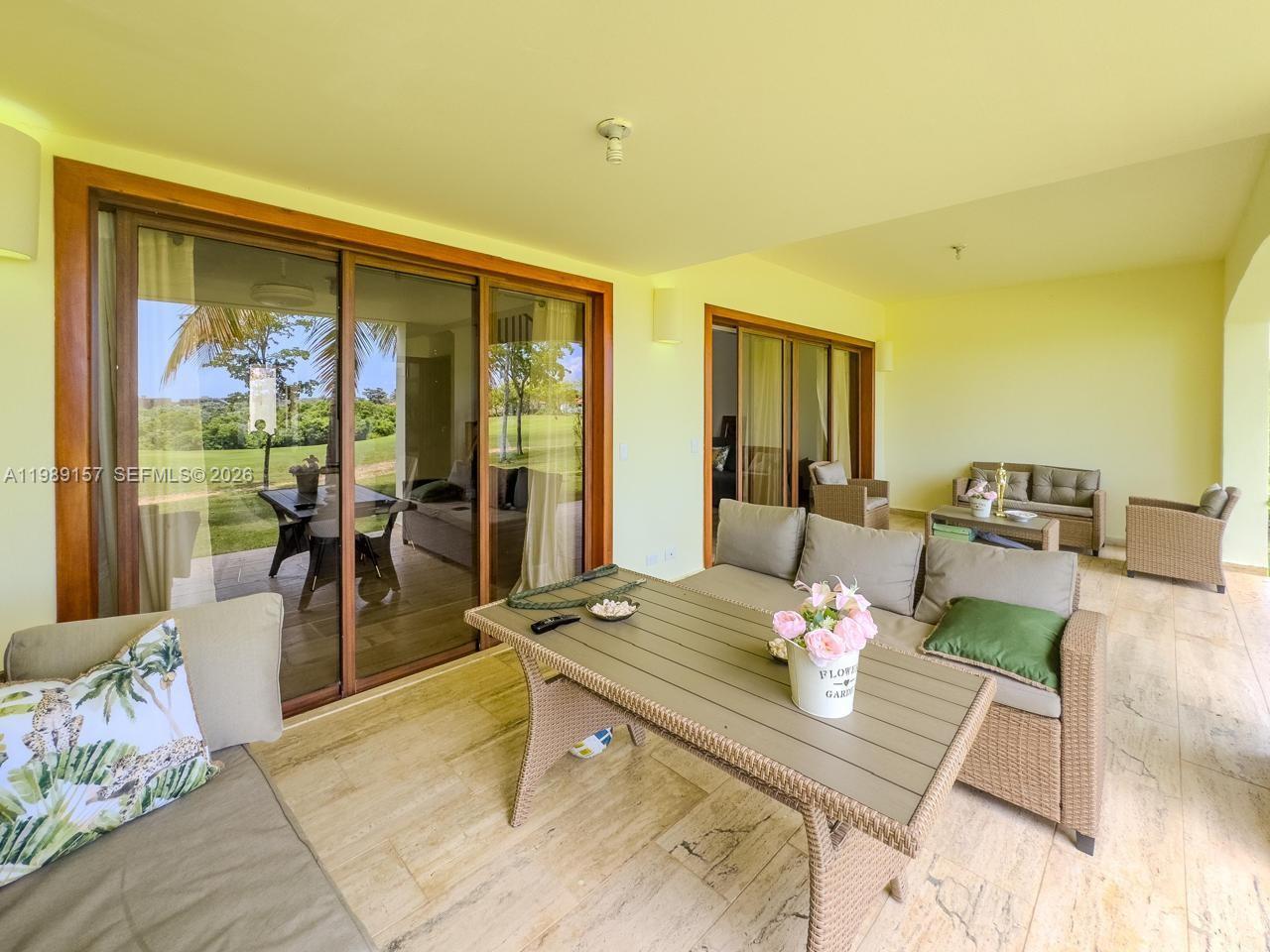 La Cañada Townhomes - Residential