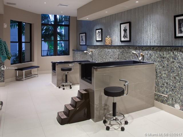 WINDSOR AT DORAL - Residential Lease