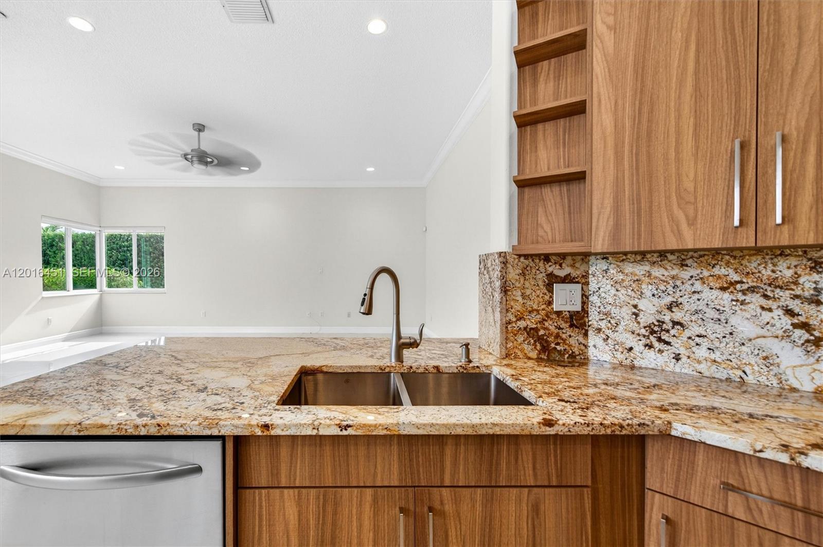 OAK RIDGE FALLS - Residential