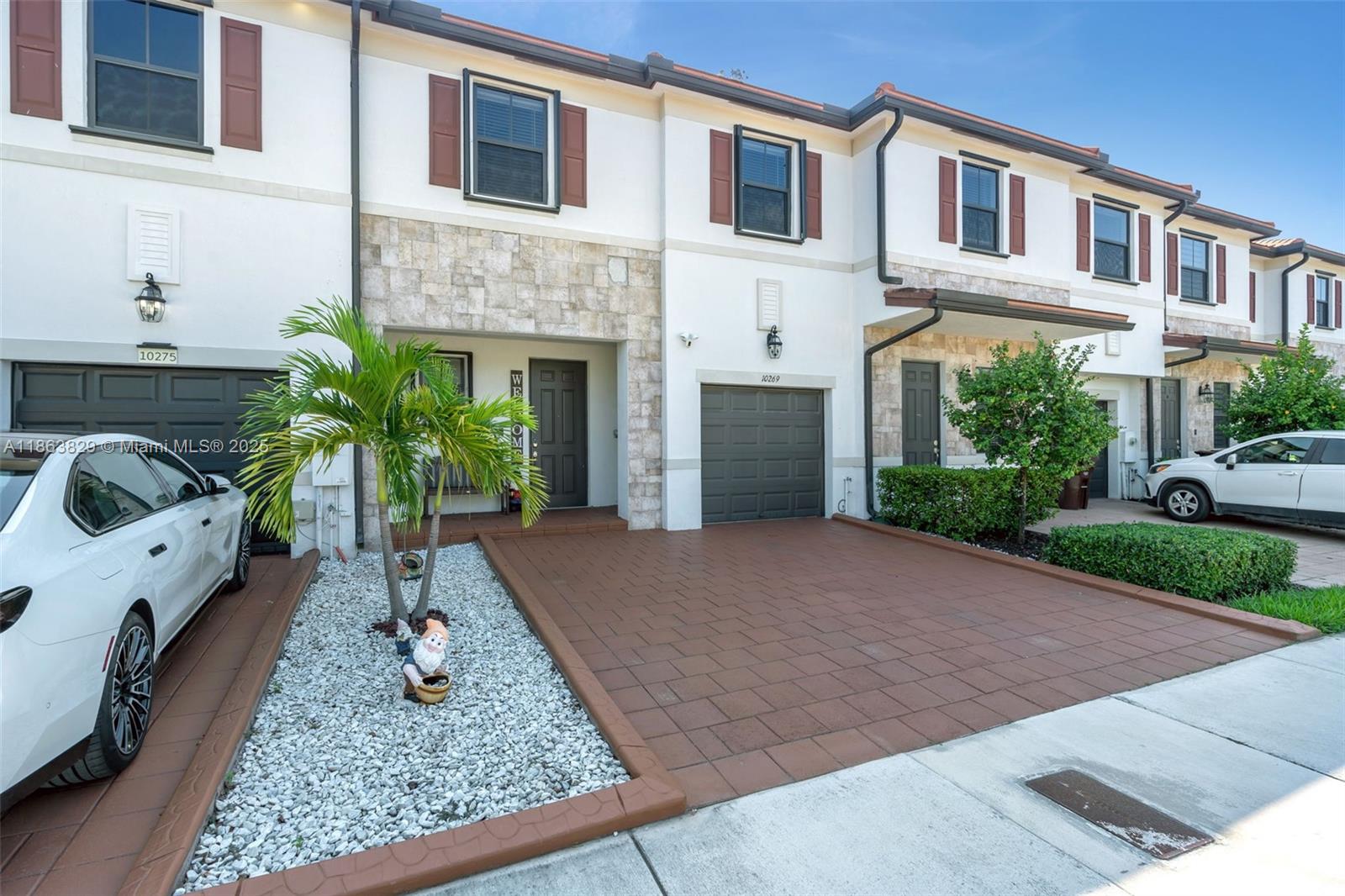 Welcome to Aquabella ! This 2019 townhome has been meticulously maintained , offering privacy with NO REAR NEIGHBORS. The property features an open layout, upgraded flooring with NO CARPET upstairs, and a new pergola with a paved patio ideal for entertaining.
Recently installed ELECTRIC VEHICLE CHARGER .
Low HOA community $143/month !!
Located just minutes from A+ schools, shopping, and restaurants. Access to major highways -> I-75 , 826 , and Turnpike.
Aquabella offers resort style amenities including 2 clubhouses , gym , and small water park for the kids! Located in an upcoming area with great growth potential—don’t miss this opportunity!
All furniture is negotiable ** EASY TO SHOW , Schedule in ShowingTime **