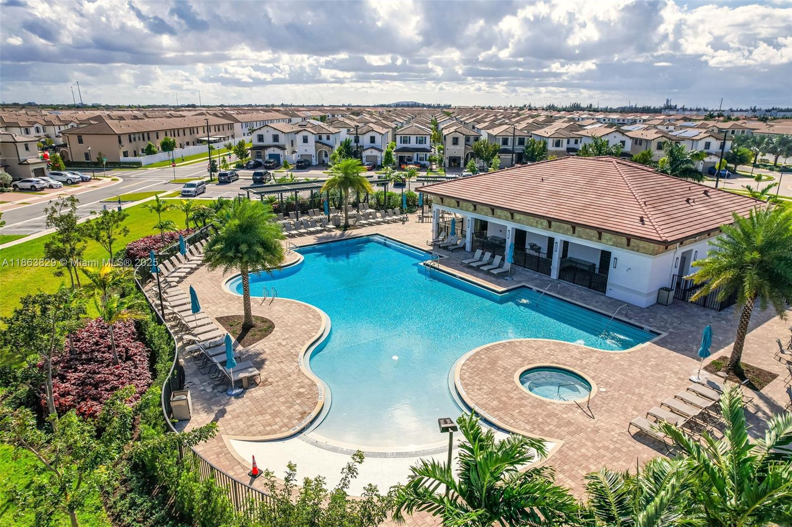 AQUABELLA SECTION ONE - Residential