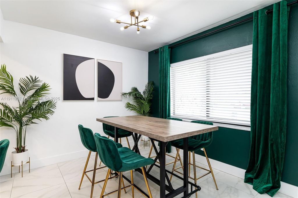 Photo of 329 SE 12th Ave, Pompano Beach, FL 33060 (MLS # A11911932)