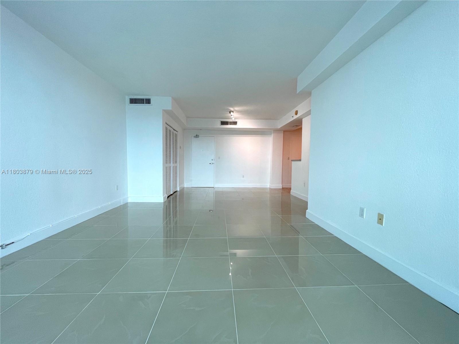 7501 E Treasure Dr 10C