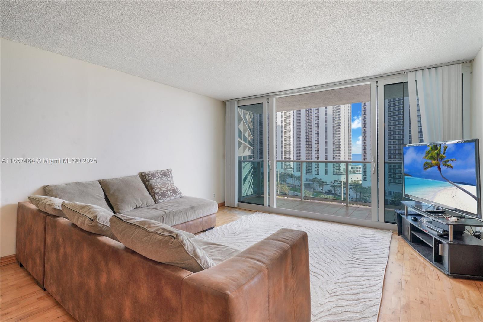 100 Bayview Dr 1411