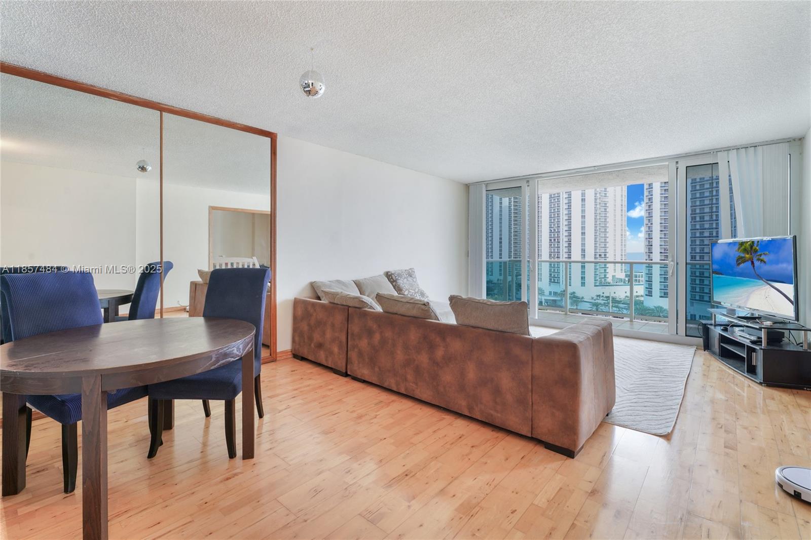 100 Bayview Dr 1411