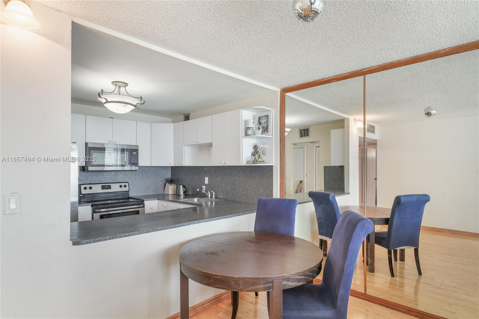 100 Bayview Dr 1411