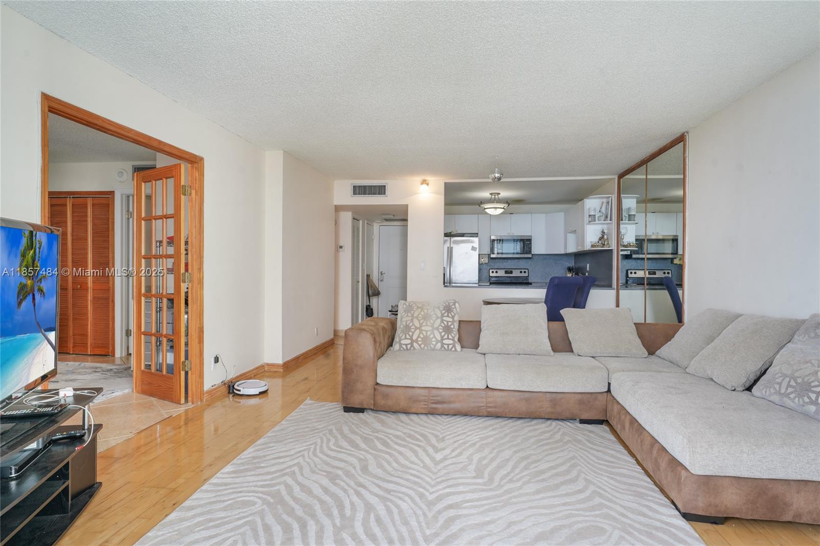 100 Bayview Dr 1411