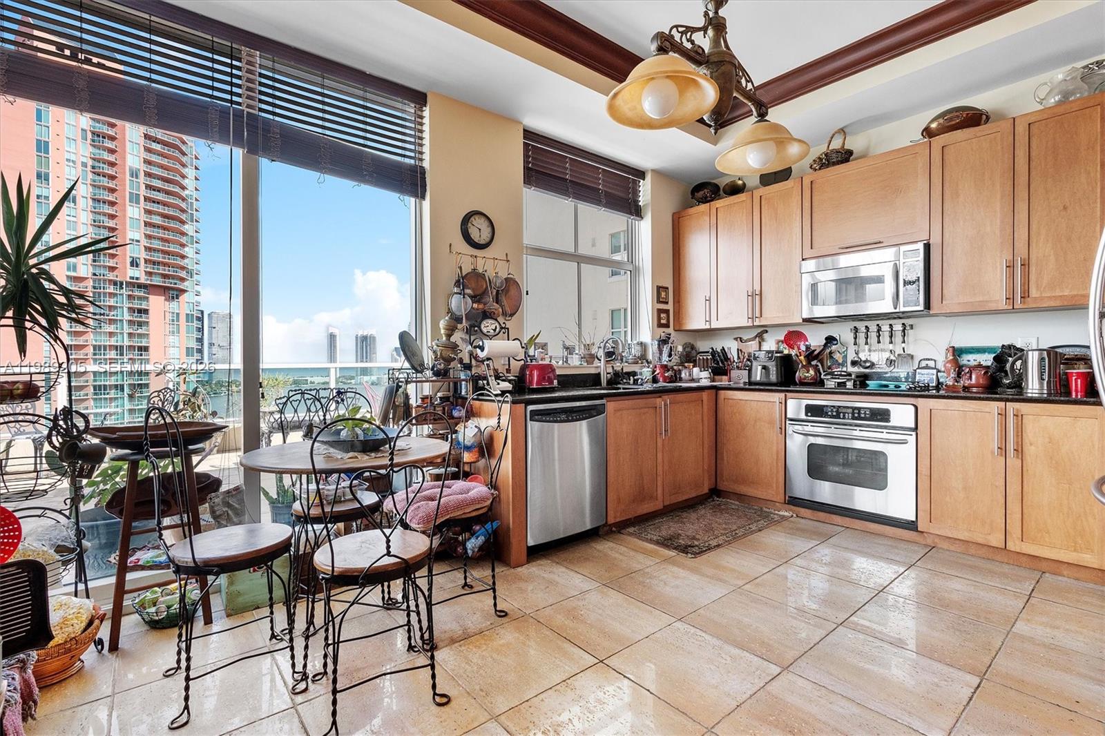 3340 NE 190th St 1808