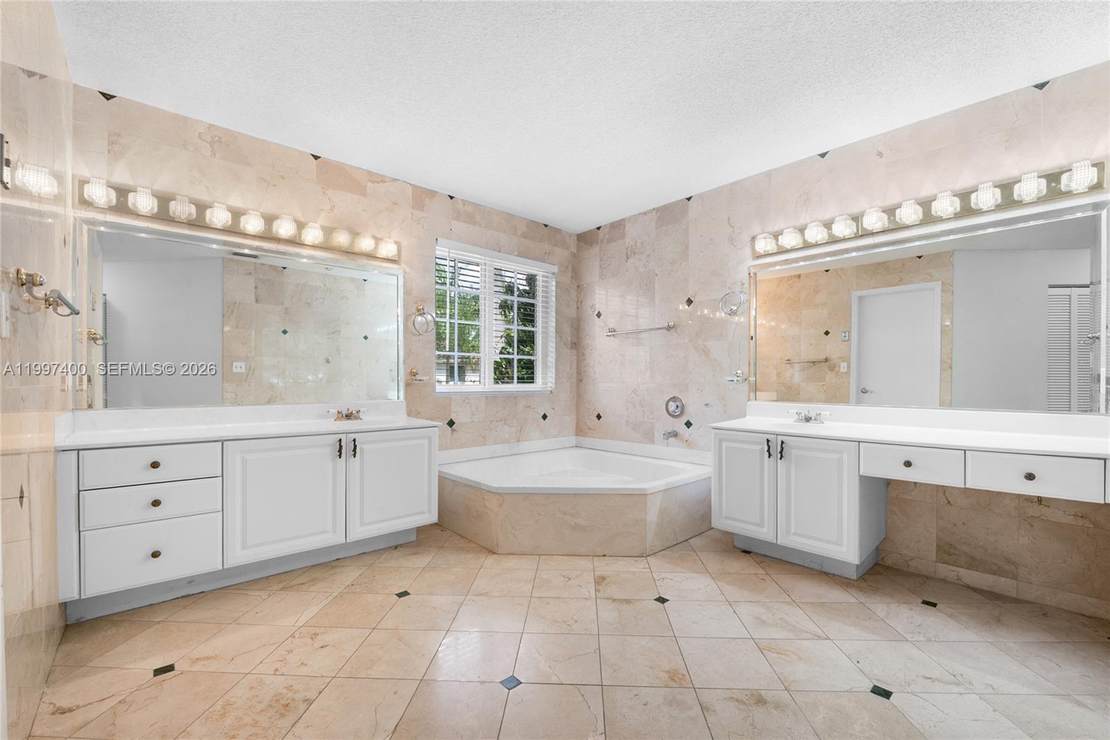 LAKES ON THE GREEN GWENDO - Residential