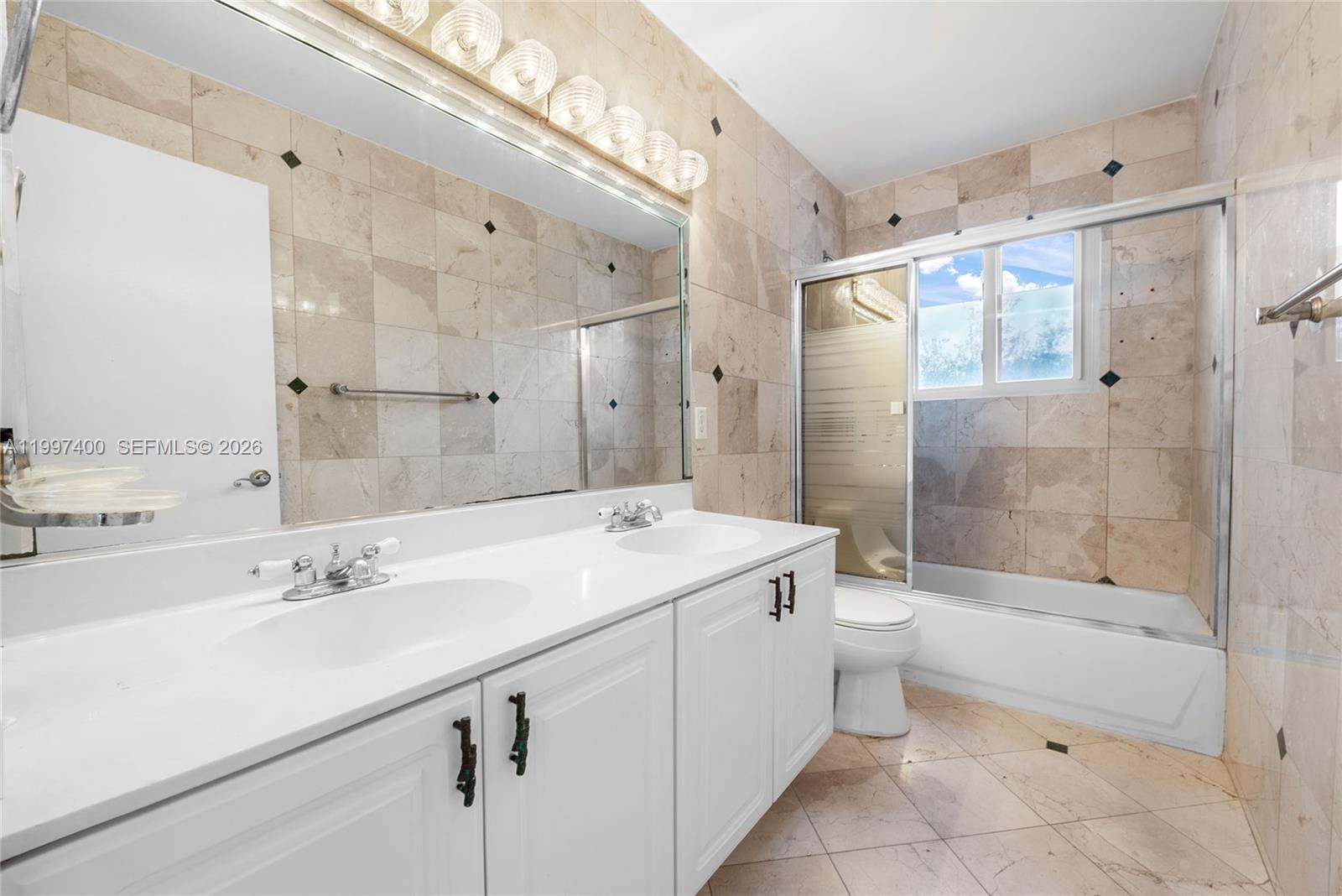 LAKES ON THE GREEN GWENDO - Residential