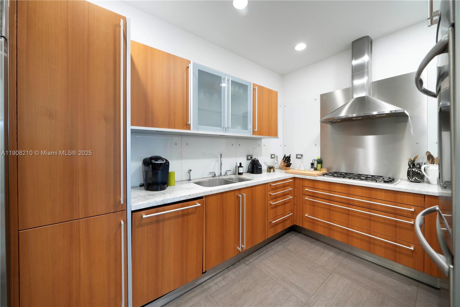 AQUA AT ALLISON ISLAND - Residential