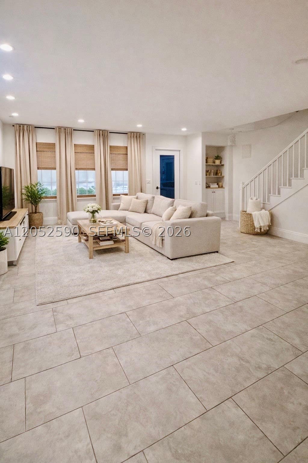 Photo of Hollywood, FL 33021 (MLS # A12052590)