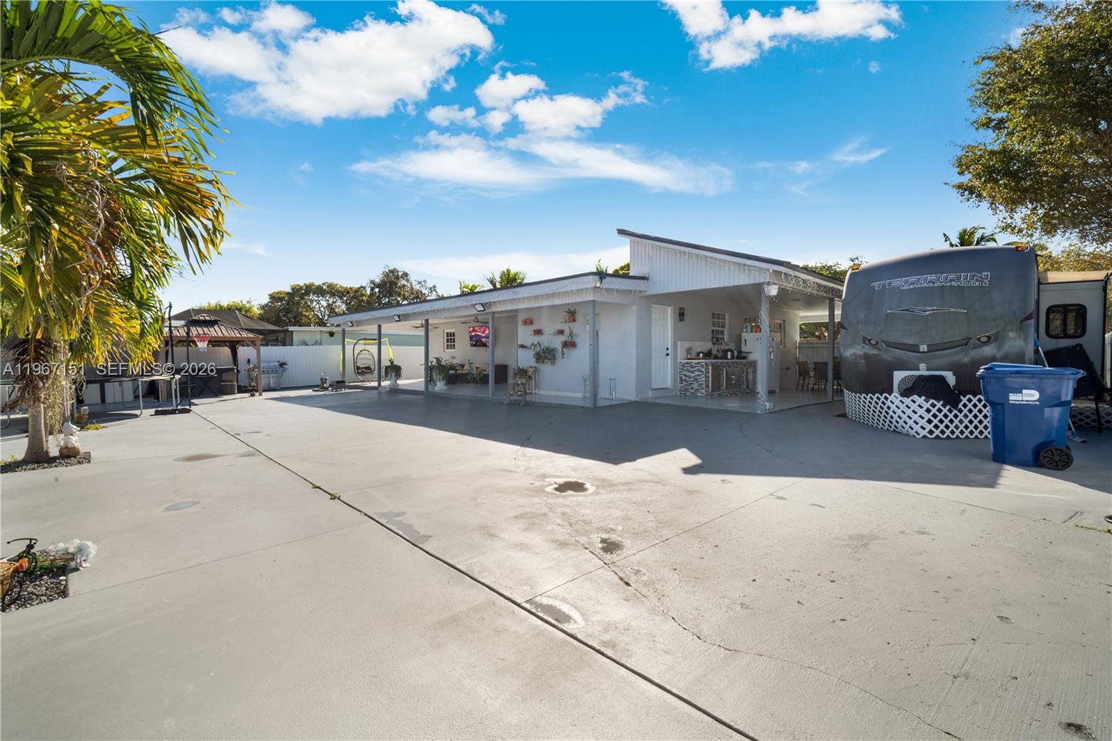 SCHOOL HOUSE SUB - Residential