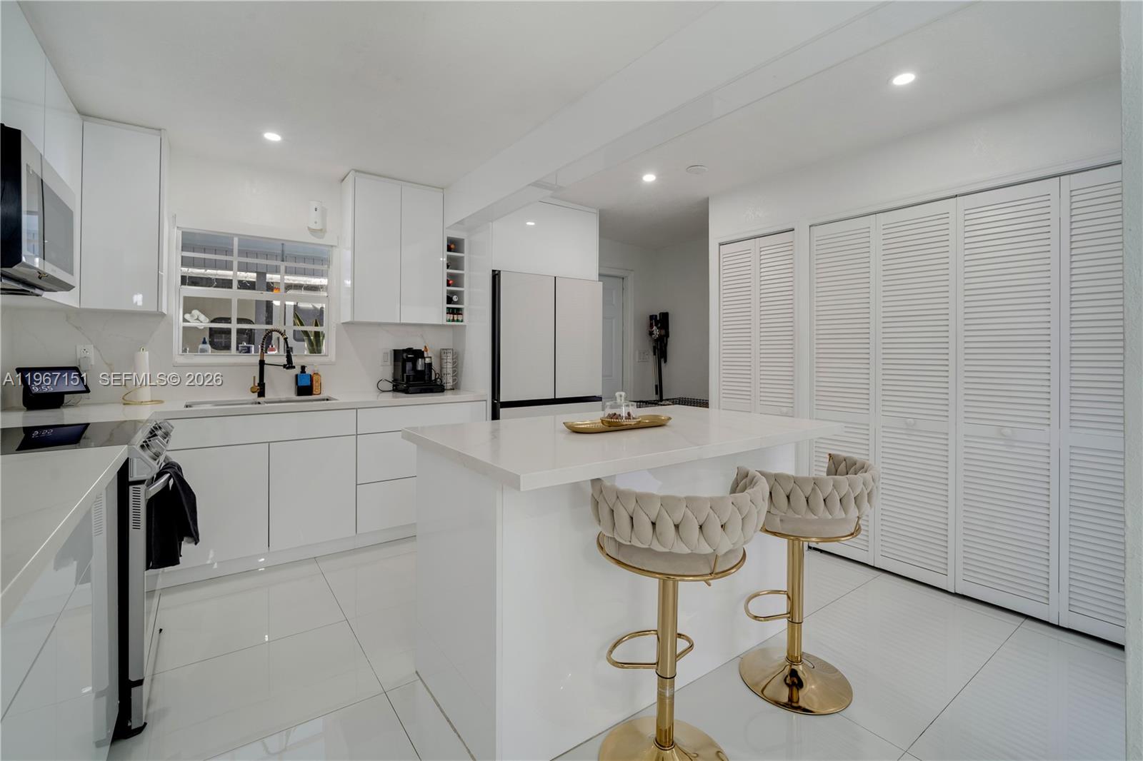 SCHOOL HOUSE SUB - Residential