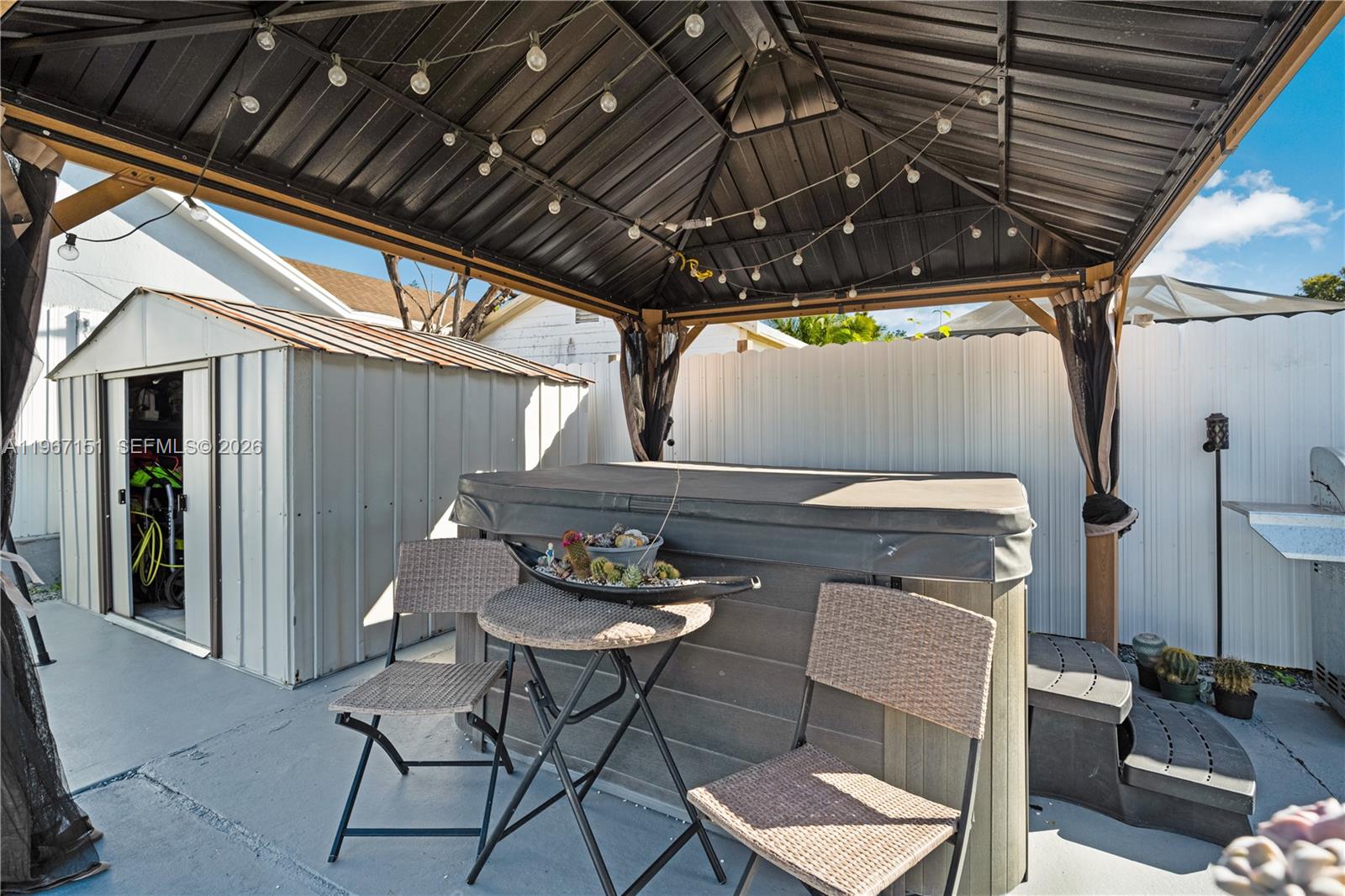 SCHOOL HOUSE SUB - Residential