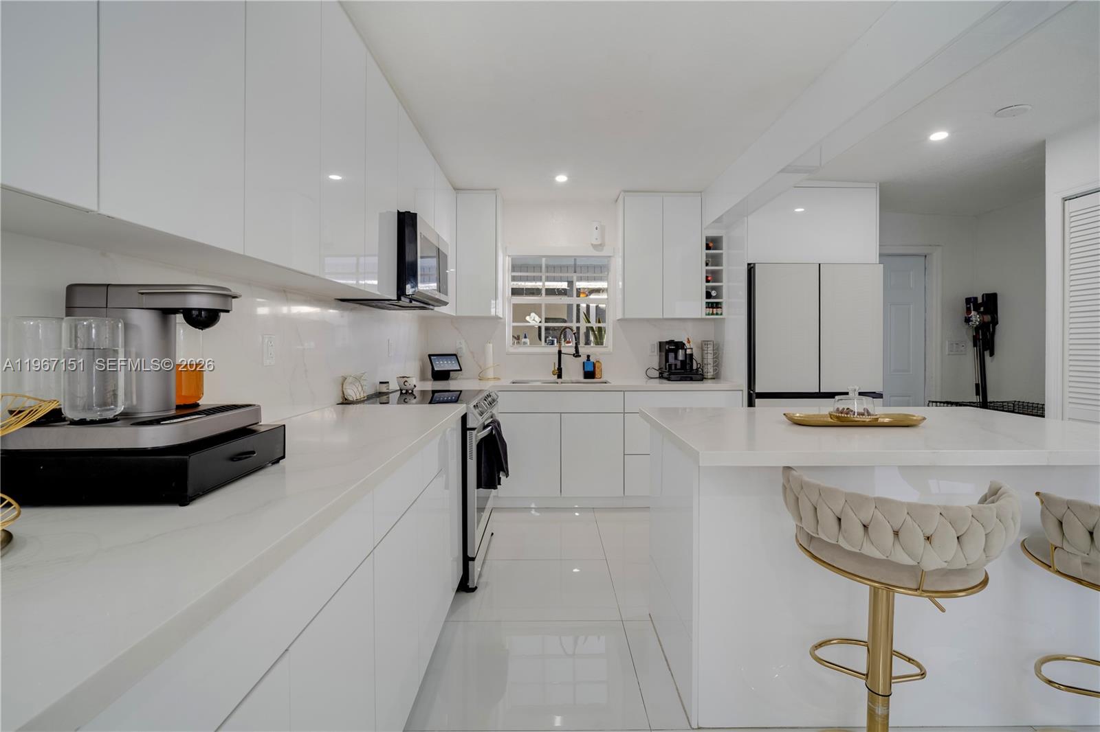 SCHOOL HOUSE SUB - Residential