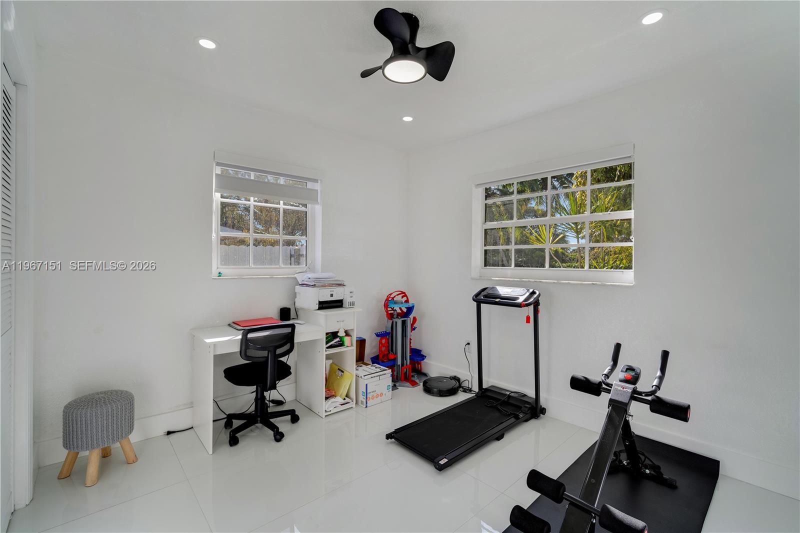 SCHOOL HOUSE SUB - Residential