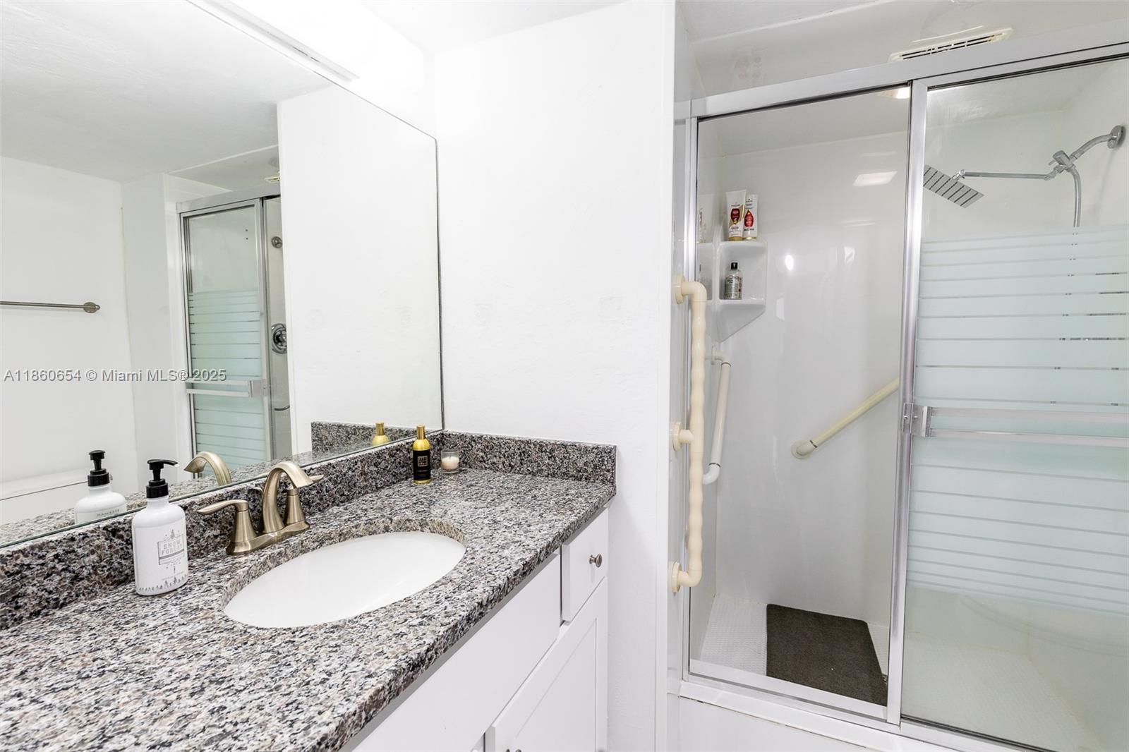 SCHOONER BAY CONDOMINIUM - Residential Lease