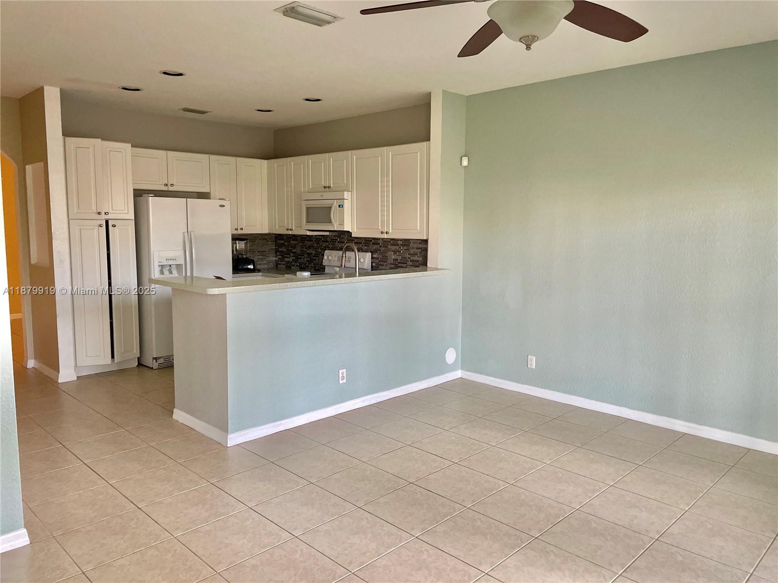 CARRIAGE HOMES AT BENTLEY - Residential Lease