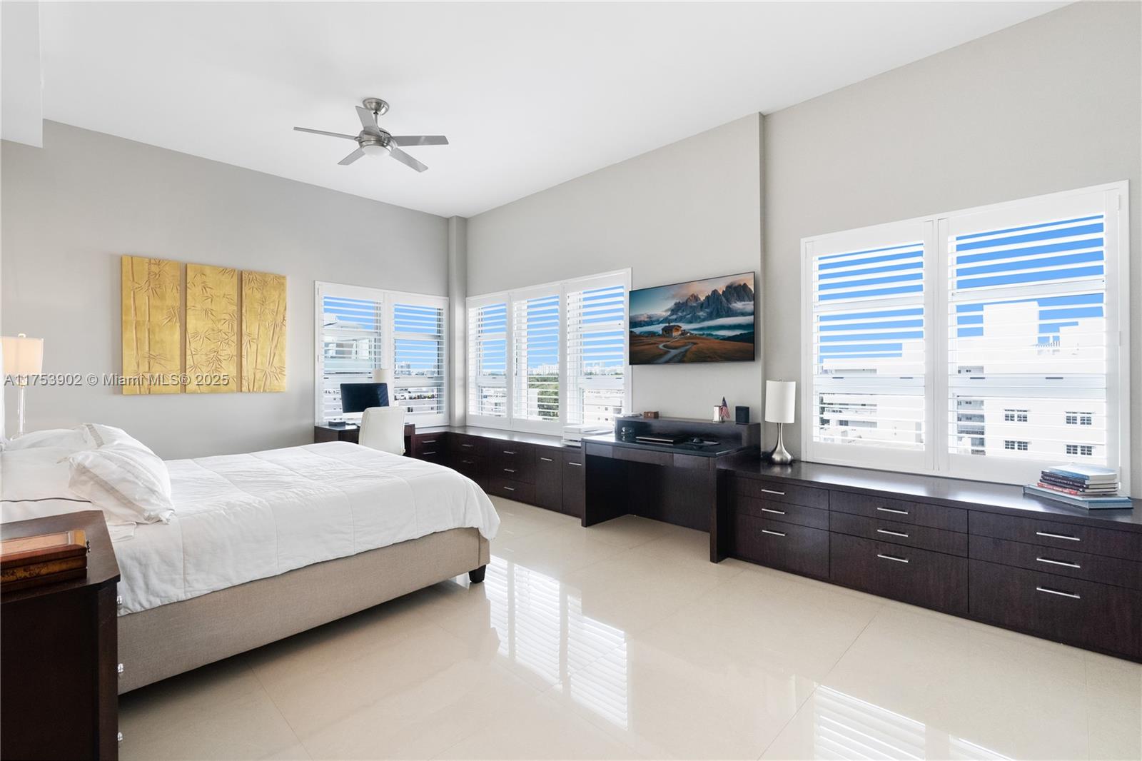 THE CARIBBEAN CONDO - Residential