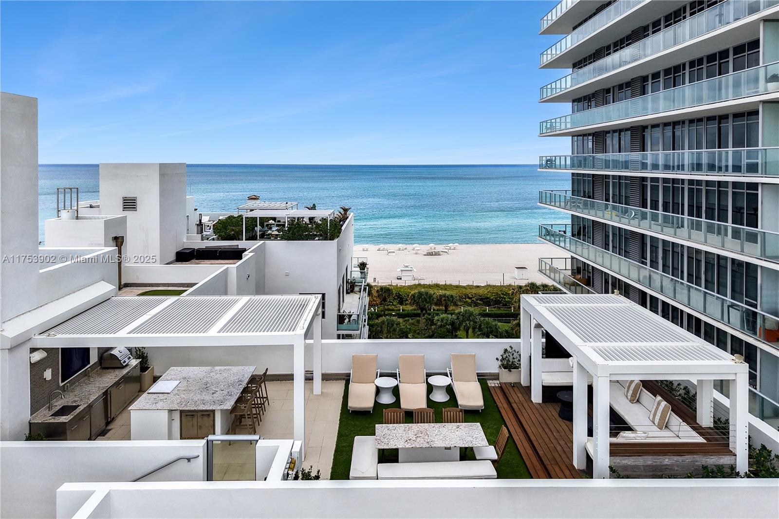 THE CARIBBEAN CONDO - Residential