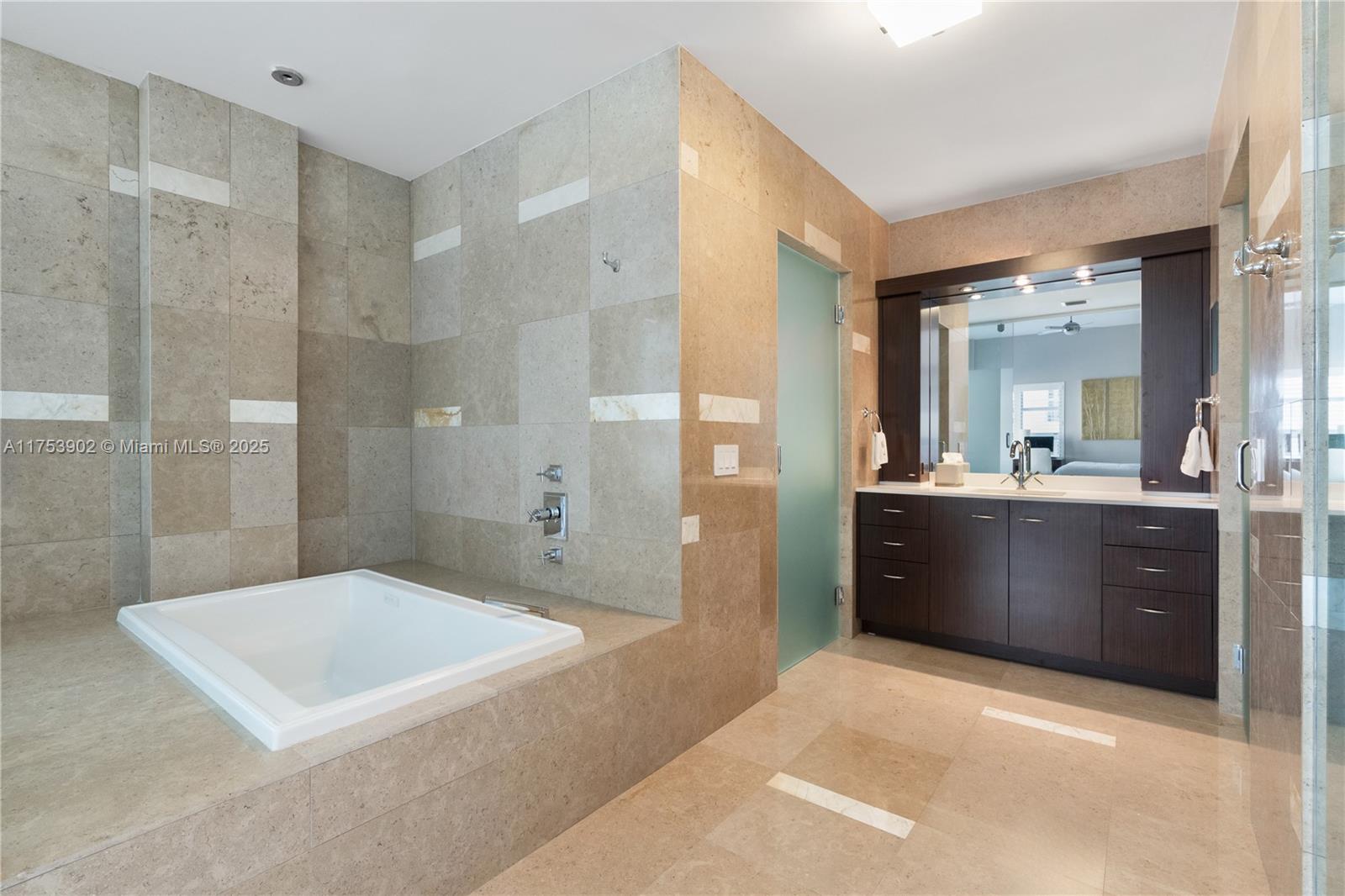 THE CARIBBEAN CONDO - Residential