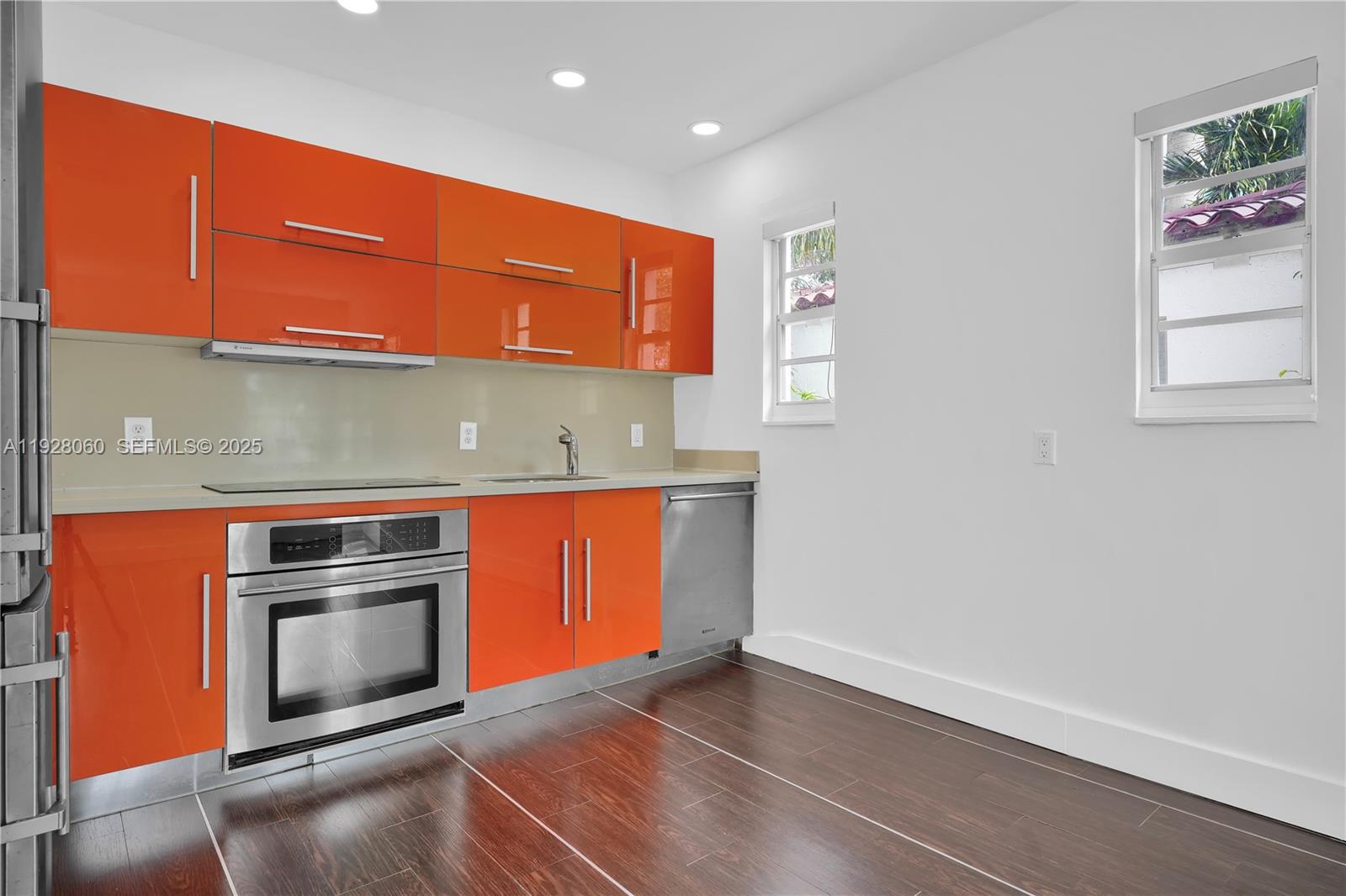 ALOHA CONDO - Residential Lease