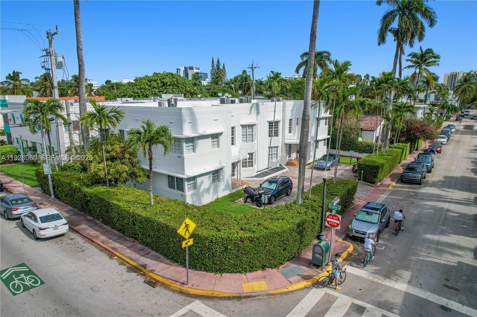 ALOHA CONDO - Residential Lease