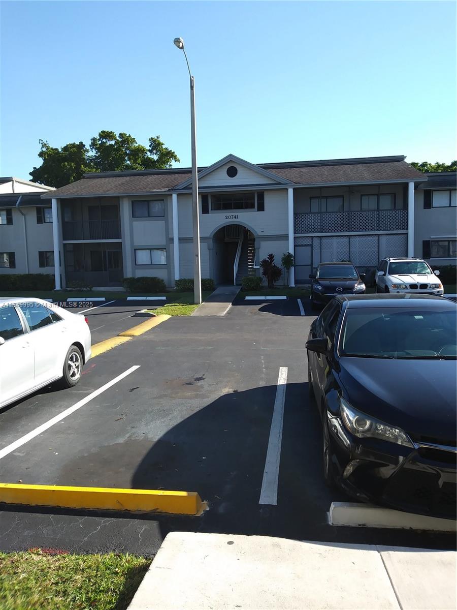 Discover comfort and convenience in this beautifully maintained 3-bedroom, 2-bathroom apartment located in one of the most desirable and peaceful neighborhoods near Aventura Mall. With generous living space and an airy layout, this home offers a refreshing ambiance throughout perfect for families or professionals seeking tranquility with easy access to the best of South Florida.
Excellent location just minutes from I-95
Short drive to world-class shopping at Aventura Mall
Situated in a quiet, beautiful area ideal for relaxed living
For association The application fee is $150 per adult. For a married couple, the total fee is also $150.
Additionally, there is a $2,000 security deposit required—this includes deposits for both the HOA and the POA.