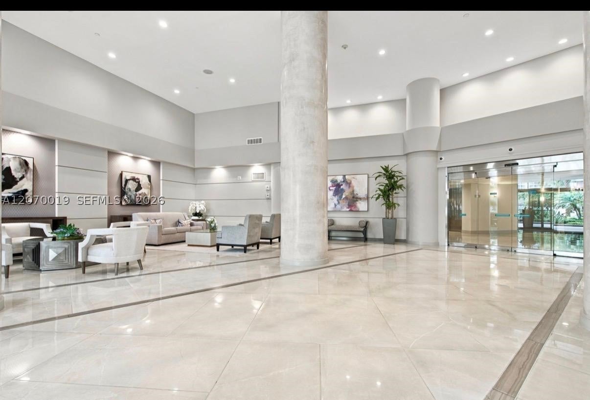 19195 NE 36th Ct 2601, Aventura FL 33180
