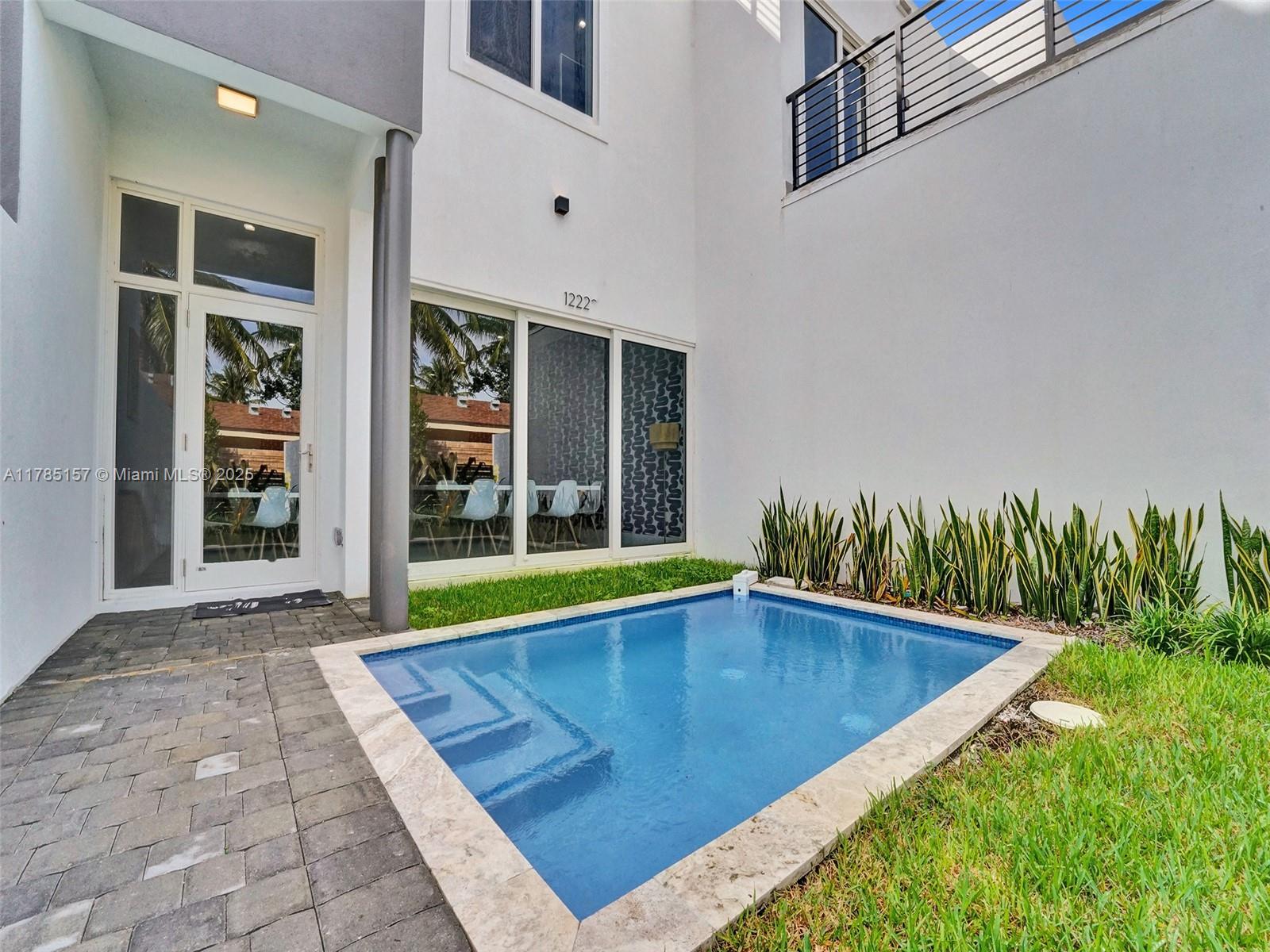 1222 NE 15th Ave