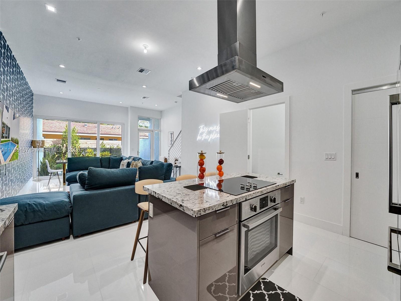 1222 NE 15th Ave