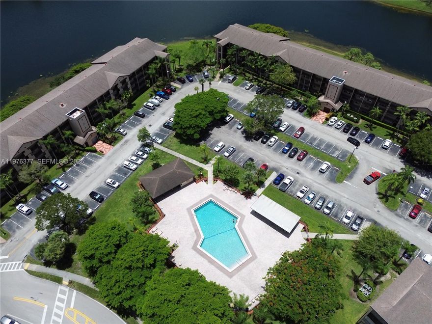 The perfect opportunity to enjoy a worry-free retirement. Beautifully remodeled 2-bedroom, 2-bath unit with charming views, updated kitchen, impact windows, and spacious living areas. Washer and dryer inside the unit for added convenience.
Located in an exclusive 55+ resort-style community featuring a clubhouse, fitness center, theater, indoor and outdoor pools, transportation, and on-site services.
Monthly fees: $519.74 Association + $283.13 Recreation Fee. Available for sale and also offered for rent.