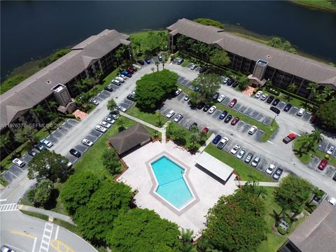 Photo of 12500 SW 5th Ct #307M, Pembroke Pines, FL 33027 (MLS # A11976377)