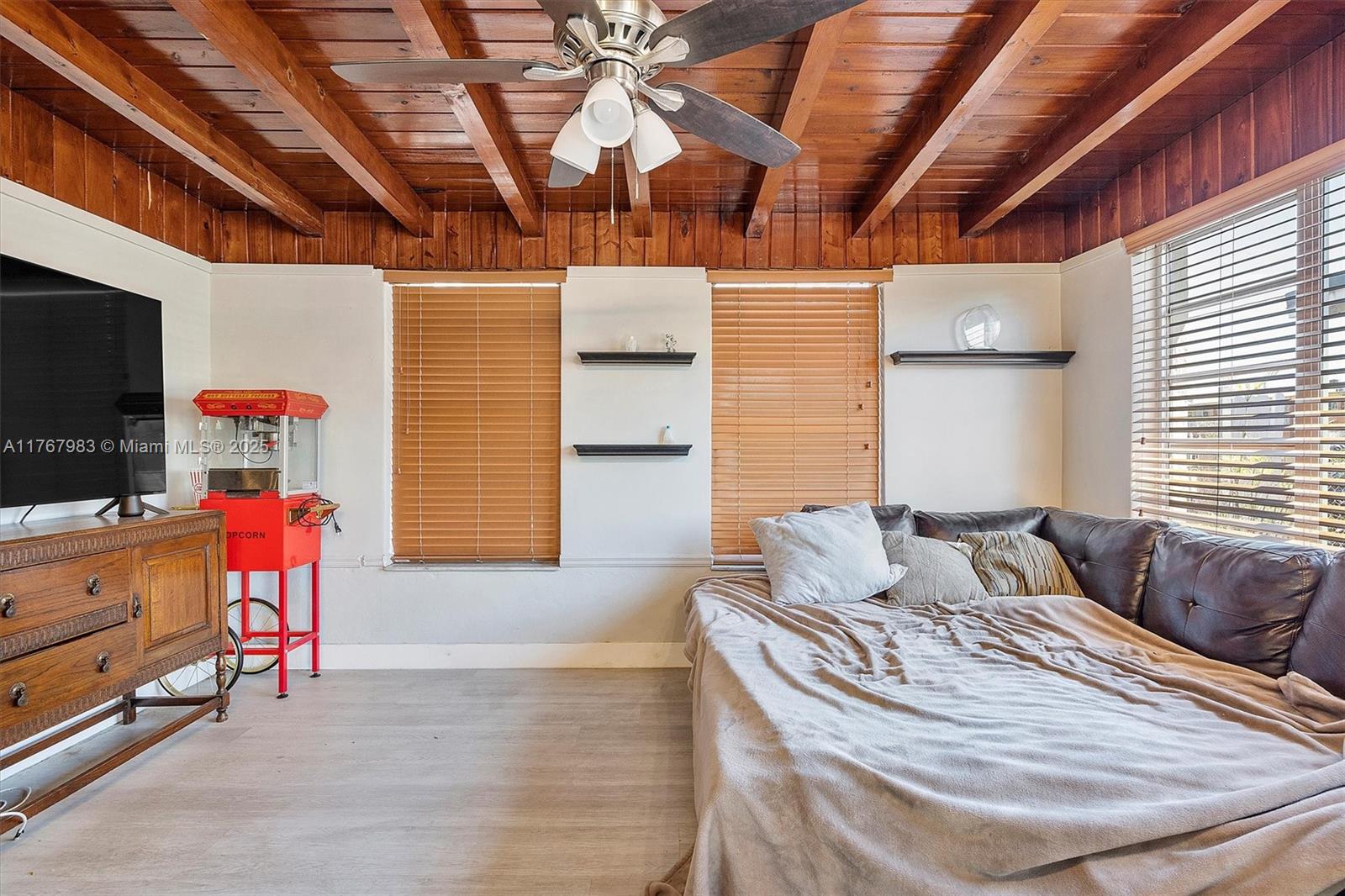 ESSEX VILLAGE-THIRD ADDIT - Residential