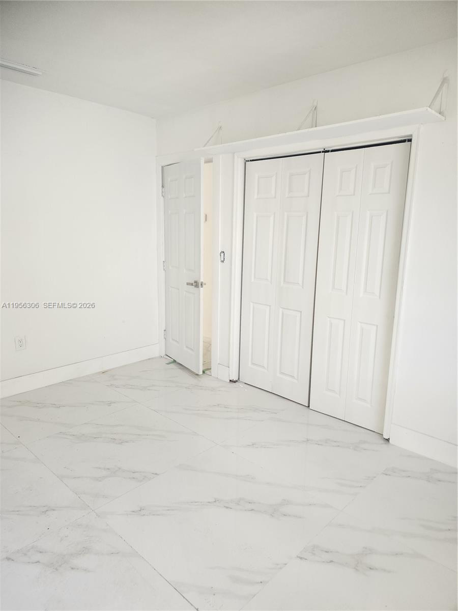 LONG ESTATES - Residential