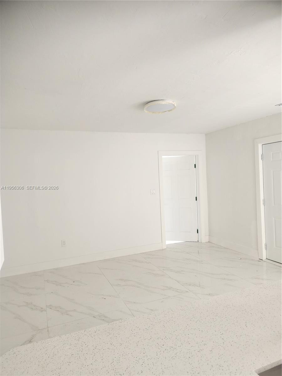 LONG ESTATES - Residential