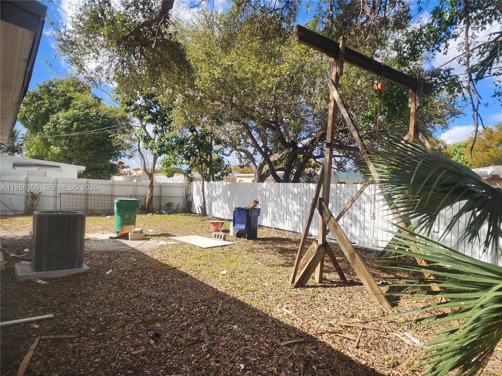 LONG ESTATES - Residential