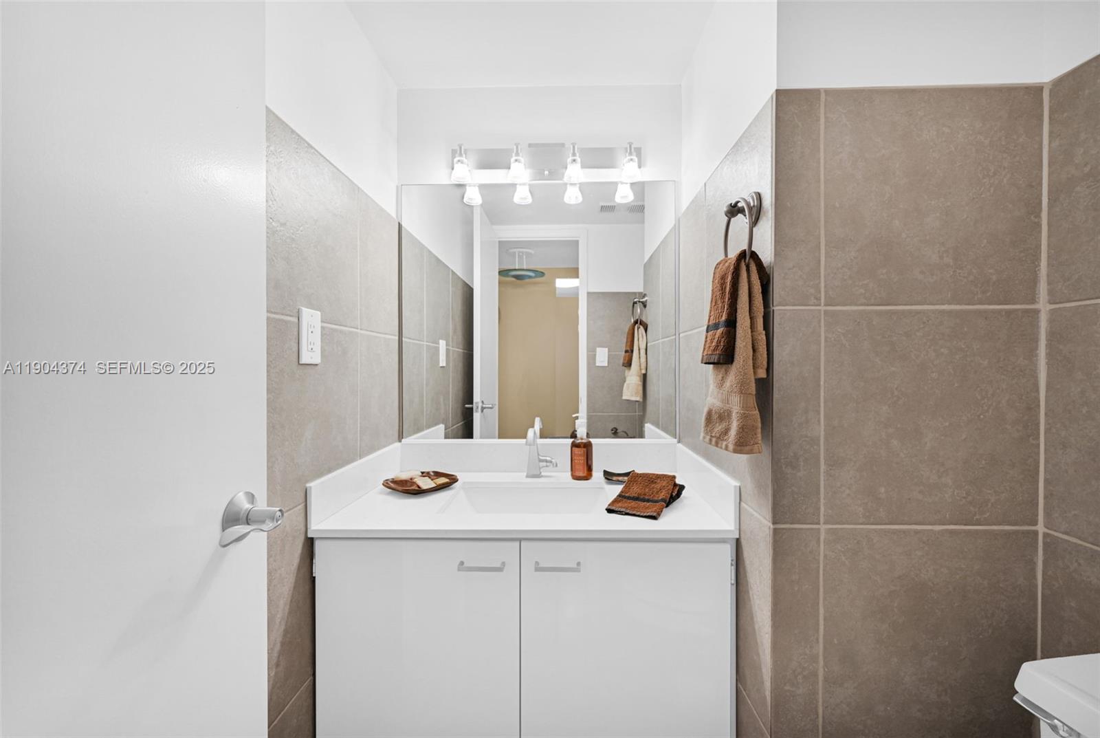 THE CLIPPER AT BISC COVE - Residential